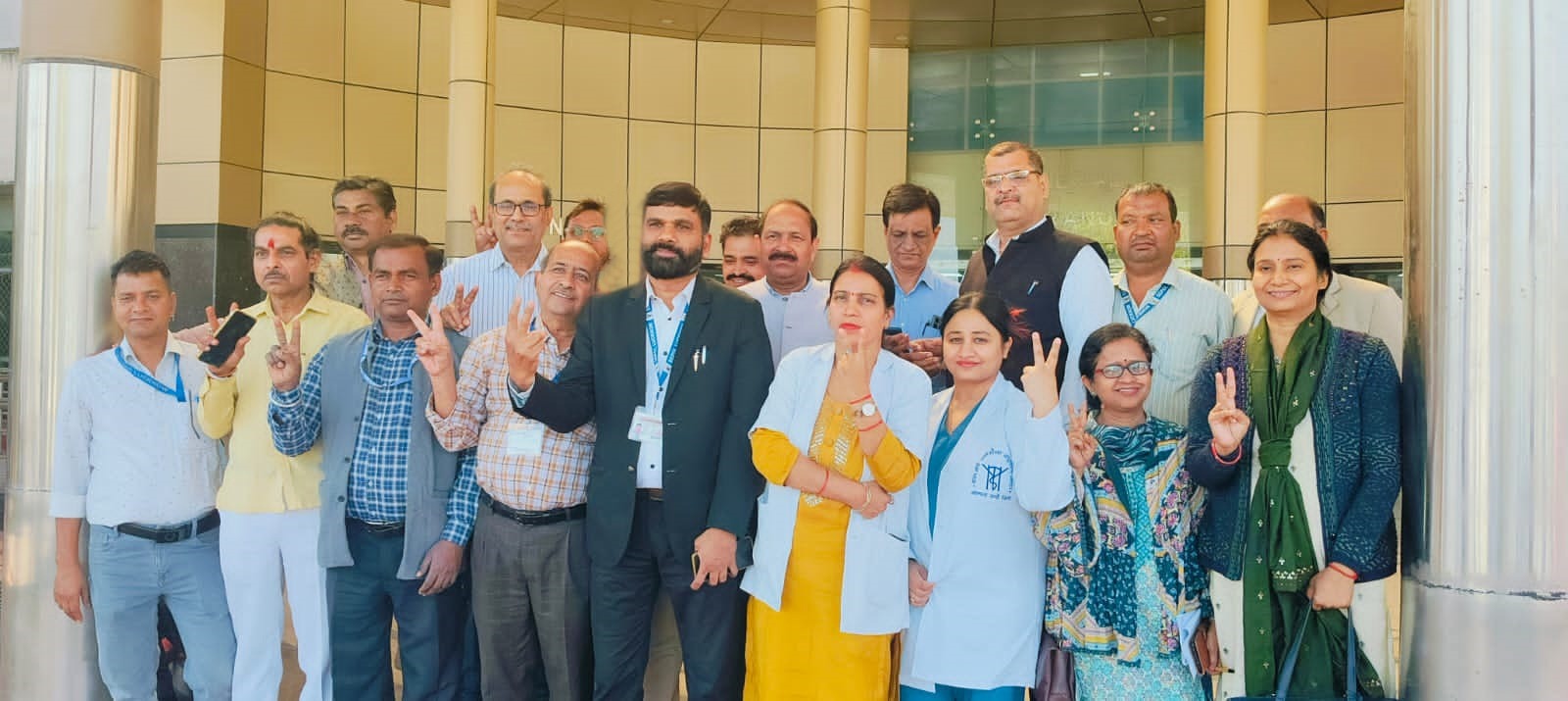 पीजीआई एम्पलाइज वेलफेयर एसोसिएशन के अध्यक्ष बने धर्मेश कुमार महामंत्री सीमा शुक्ला